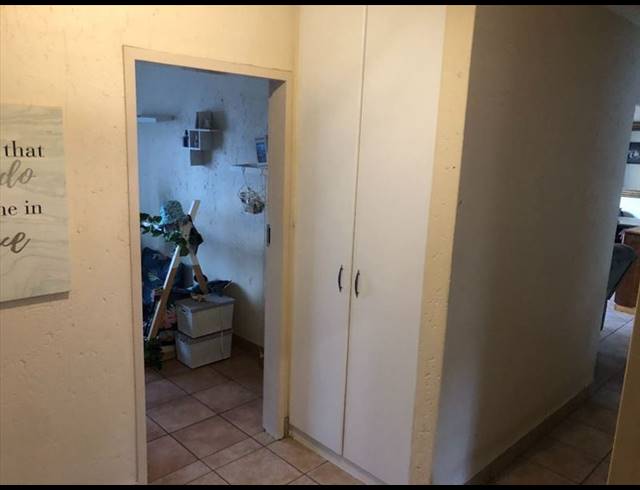 3 BEDROOM APARTMENT FOR SALE IN GLEN MARAIS